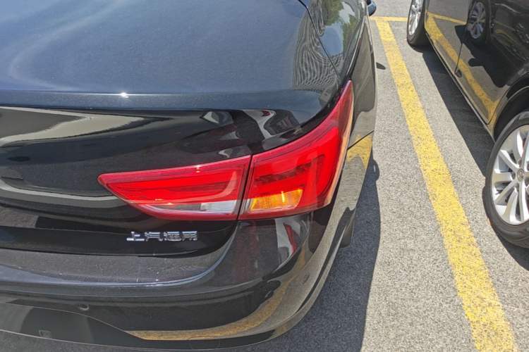 Used Buick Verano 2019 Sedan 15S Automatic Leading Model Right Rear Taillight