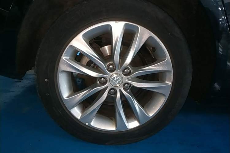 Used Buick Verano 2019 Sedan 20T Dual-Clutch Leading Model Right Rear Wheel Hub
