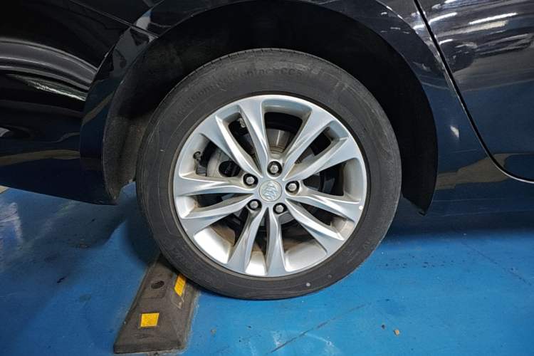 Used Buick Verano 2019 Sedan 20T Dual-Clutch Leading Model Right Rear Wheel Hub