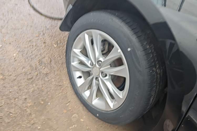 Used Buick Verano 2019 Sedan 20T Dual-Clutch Leading Model Right Rear Wheel Hub