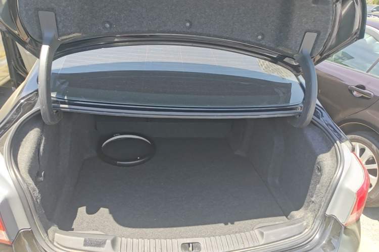 Used Buick Verano 2019 Sedan 15S Automatic Leading Model Trunk