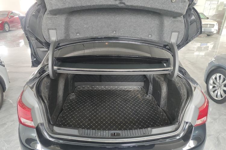 Used Buick Verano 2019 Sedan 20T Dual-Clutch Leading Model Trunk