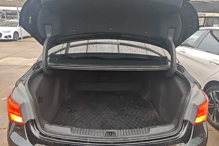 Used Buick Verano 2019 Sedan 20T Dual-Clutch Leading Model Trunk