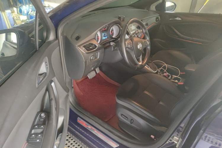 Used Buick Verano 2019 Two-Door GS 20T Dual-Clutch Luxury Model Driver Seat