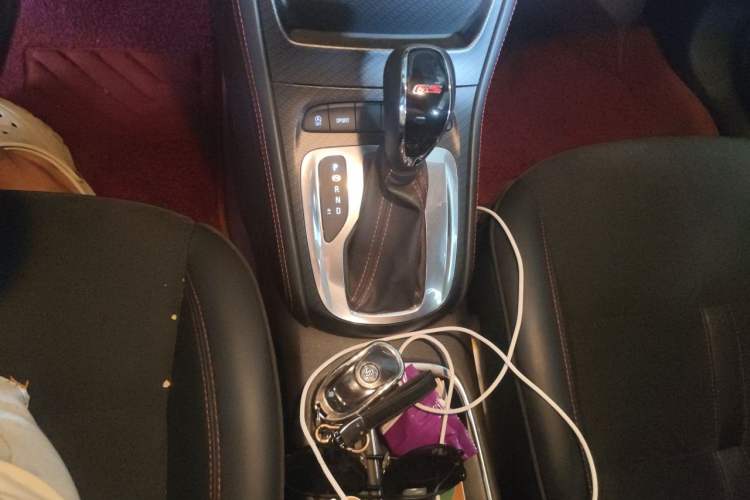 Used Buick Verano 2019 Two-Door GS 20T Dual-Clutch Luxury Model Gear Lever