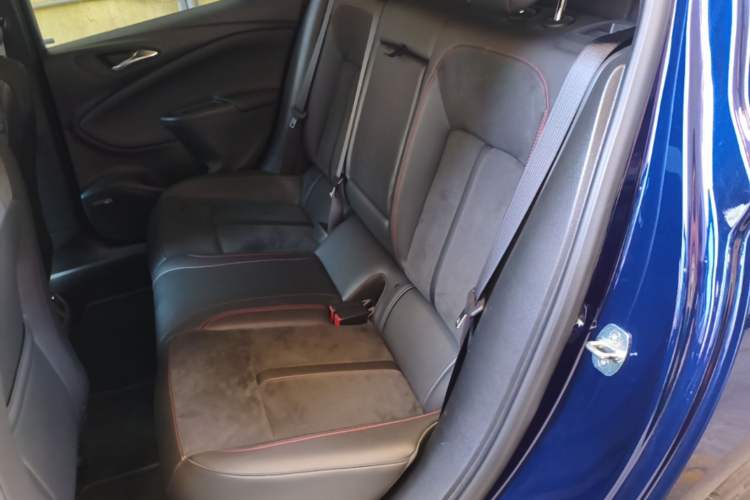 Used Buick Verano 2019 Two-Door GS 20T Dual-Clutch Luxury Model Left Rear Seat