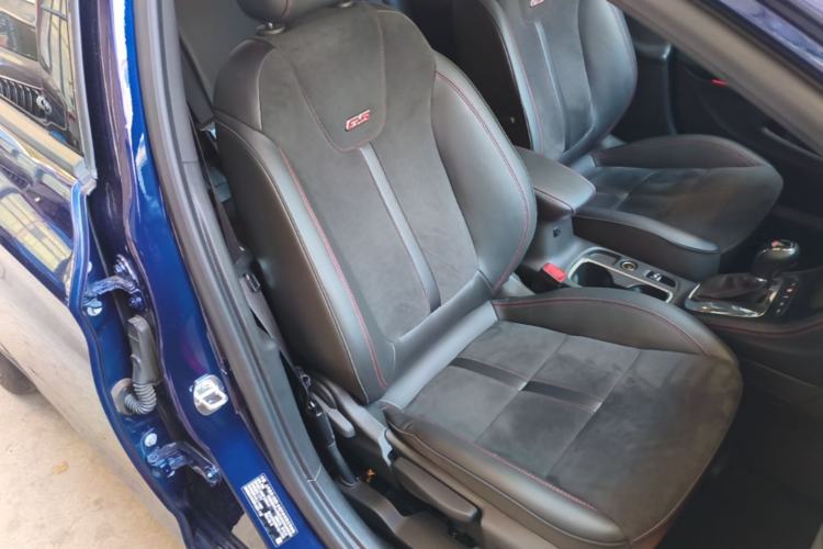 Used Buick Verano 2019 Two-Door GS 20T Dual-Clutch Luxury Model Right Front Seat