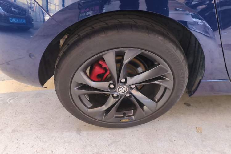 Used Buick Verano 2019 Two-Door GS 20T Dual-Clutch Luxury Model Right Rear Wheel Hub