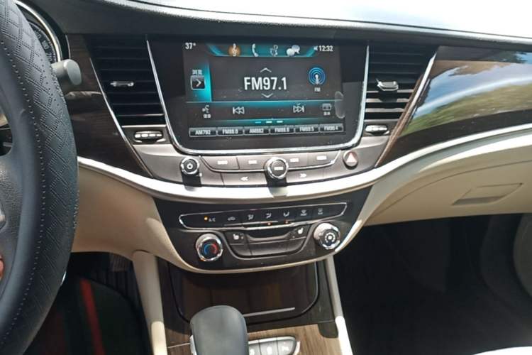 Used Buick Verano 2019 Sedan 15S Automatic Leading Model Audio And AC Panel