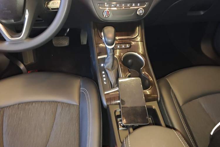 Used Buick Verano 2019 Sedan 20T Dual-Clutch Leading Model Gear Lever