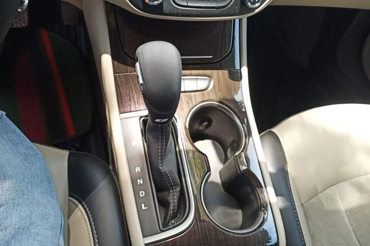 Used Buick Verano 2019 Sedan 15S Automatic Leading Model Gear Lever