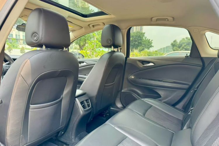 Used Buick Verano 2019 Sedan 20T Dual-Clutch Leading Model Interior 1