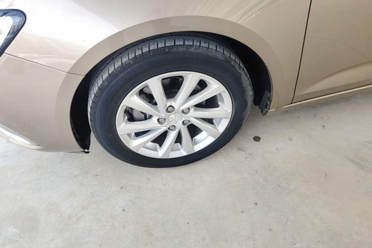 Used Buick Verano 2019 Sedan 15S Automatic Leading Model Left Front Wheel Hub