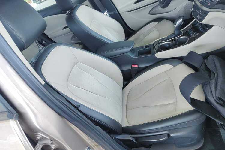 Used Buick Verano 2019 Sedan 15S Automatic Leading Model Right Front Seat