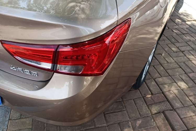 Used Buick Verano 2019 Sedan 15S Automatic Leading Model Right Rear Taillight