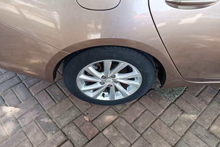 Used Buick Verano 2019 Sedan 15S Automatic Leading Model Right Rear Wheel Hub