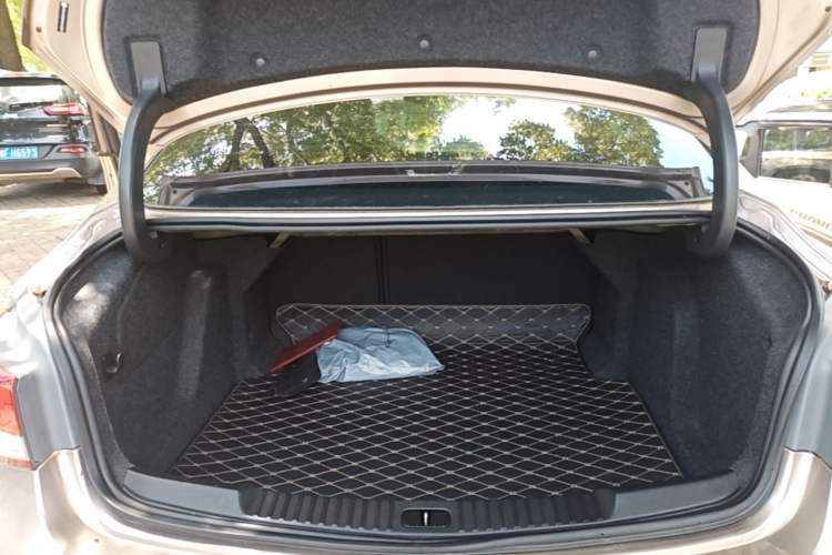 Used Buick Verano 2019 Sedan 15S Automatic Leading Model Trunk
