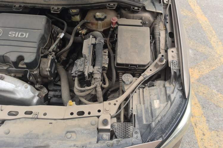 Used Buick Verano 2019 Sedan 15S Automatic Entry Model Engine Bay Left