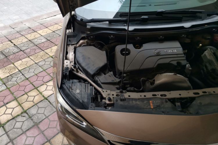 Used Buick Verano 2019 Sedan 15S Automatic Leading Model Engine Bay Right