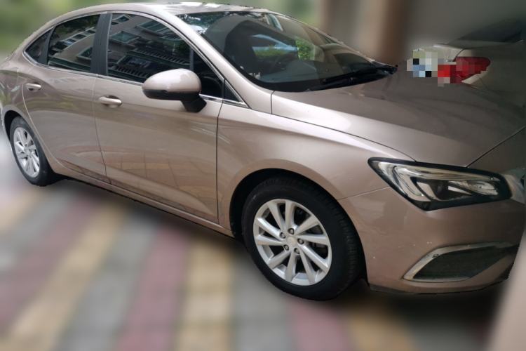 Used Buick Verano 2019 Sedan 15S Automatic Leading Model Front Right 45 Deg
