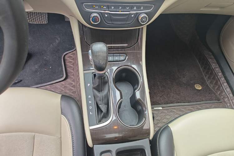 Used Buick Verano 2019 Sedan 15S Automatic Leading Model Gear Lever