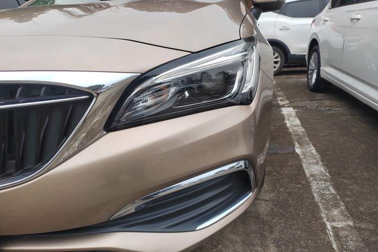 Used Buick Verano 2019 Sedan 15S Automatic Leading Model Left Front Headlight