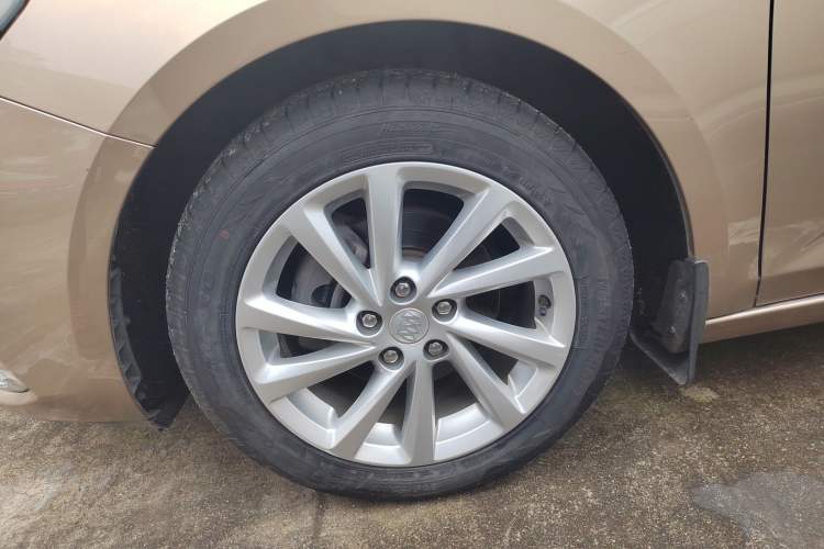 Used Buick Verano 2019 Sedan 15S Automatic Leading Model Left Front Wheel Hub