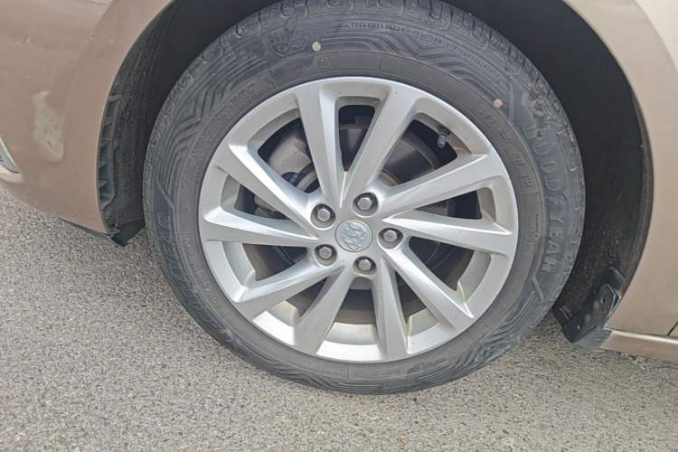 Used Buick Verano 2019 Sedan 15S Automatic Leading Model Left Front Wheel Hub