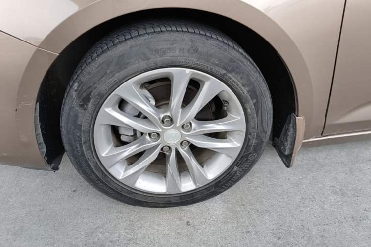 Used Buick Verano 2019 Sedan 20T Dual-Clutch Leading Model Left Front Wheel Hub
