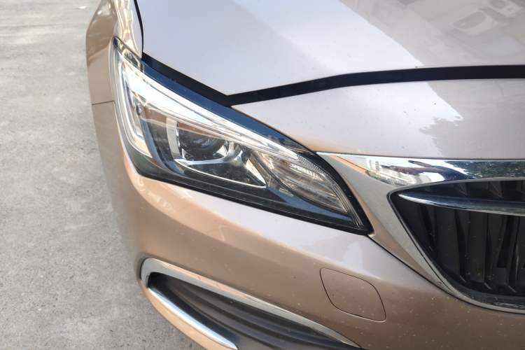 Used Buick Verano 2019 Sedan 15S Automatic Entry Model Right Front Headlight