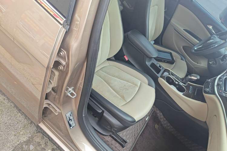 Used Buick Verano 2019 Sedan 15S Automatic Leading Model Right Front Seat