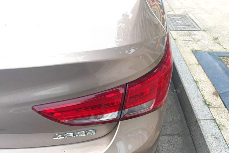 Used Buick Verano 2019 Sedan 15S Automatic Leading Model Right Rear Taillight