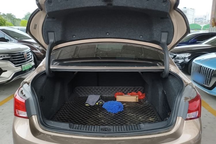 Used Buick Verano 2019 Sedan 20T Dual-Clutch Leading Model Trunk