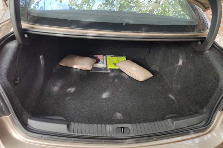 Used Buick Verano 2019 Sedan 15S Automatic Entry Model Trunk