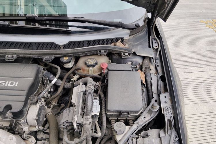 Used Buick Verano 2019 Sedan 15S Automatic Leading Model Engine Bay Left
