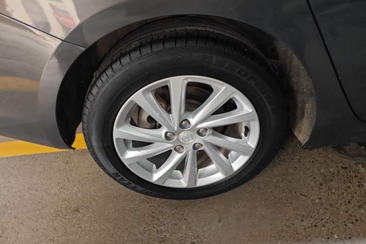 Used Buick Verano 2019 Sedan 15S Automatic Leading Model Exterior 5