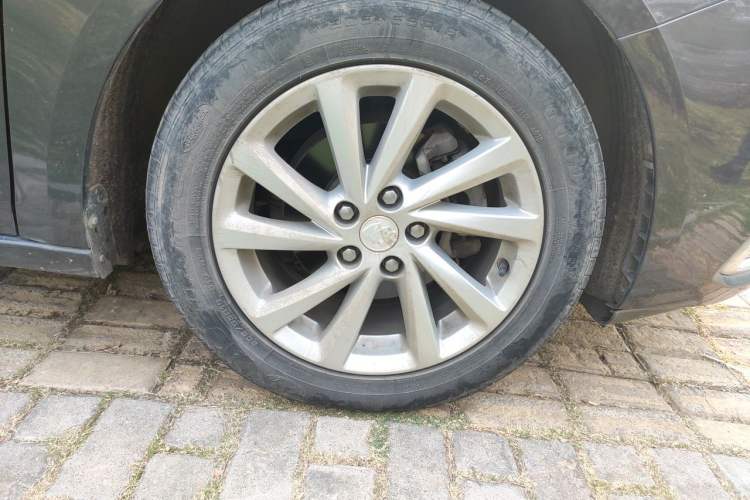 Used Buick Verano 2019 Sedan 15S Automatic Leading Model Exterior 7