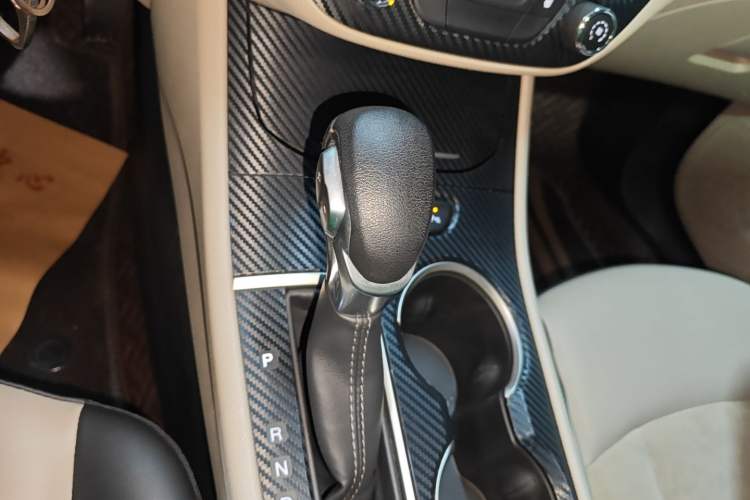 Used Buick Verano 2019 Sedan 15S Automatic Leading Model Gear Lever