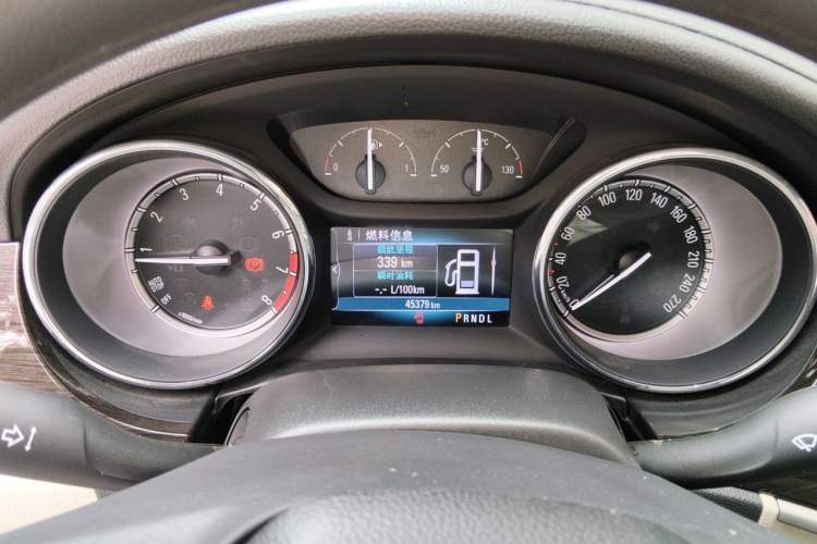 Used Buick Verano 2019 Sedan 15S Automatic Leading Model Odometer Close Up