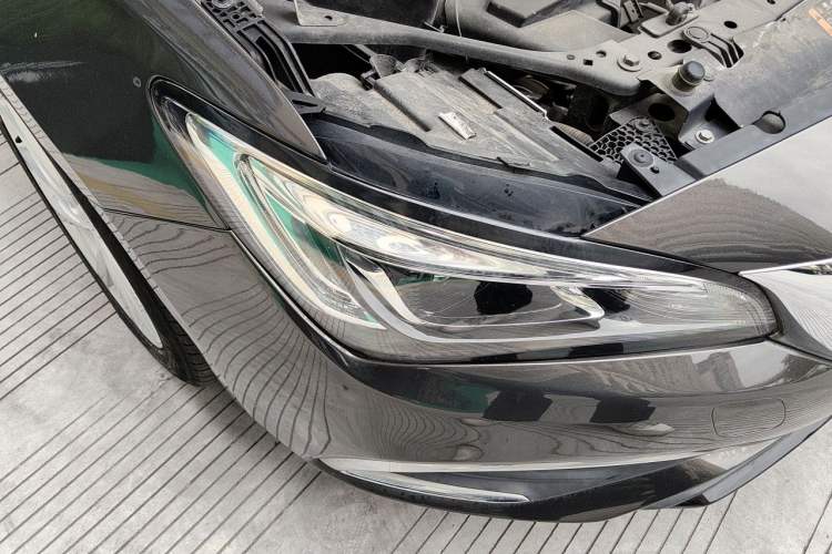 Used Buick Verano 2019 Sedan 15S Automatic Leading Model Right Front Headlight