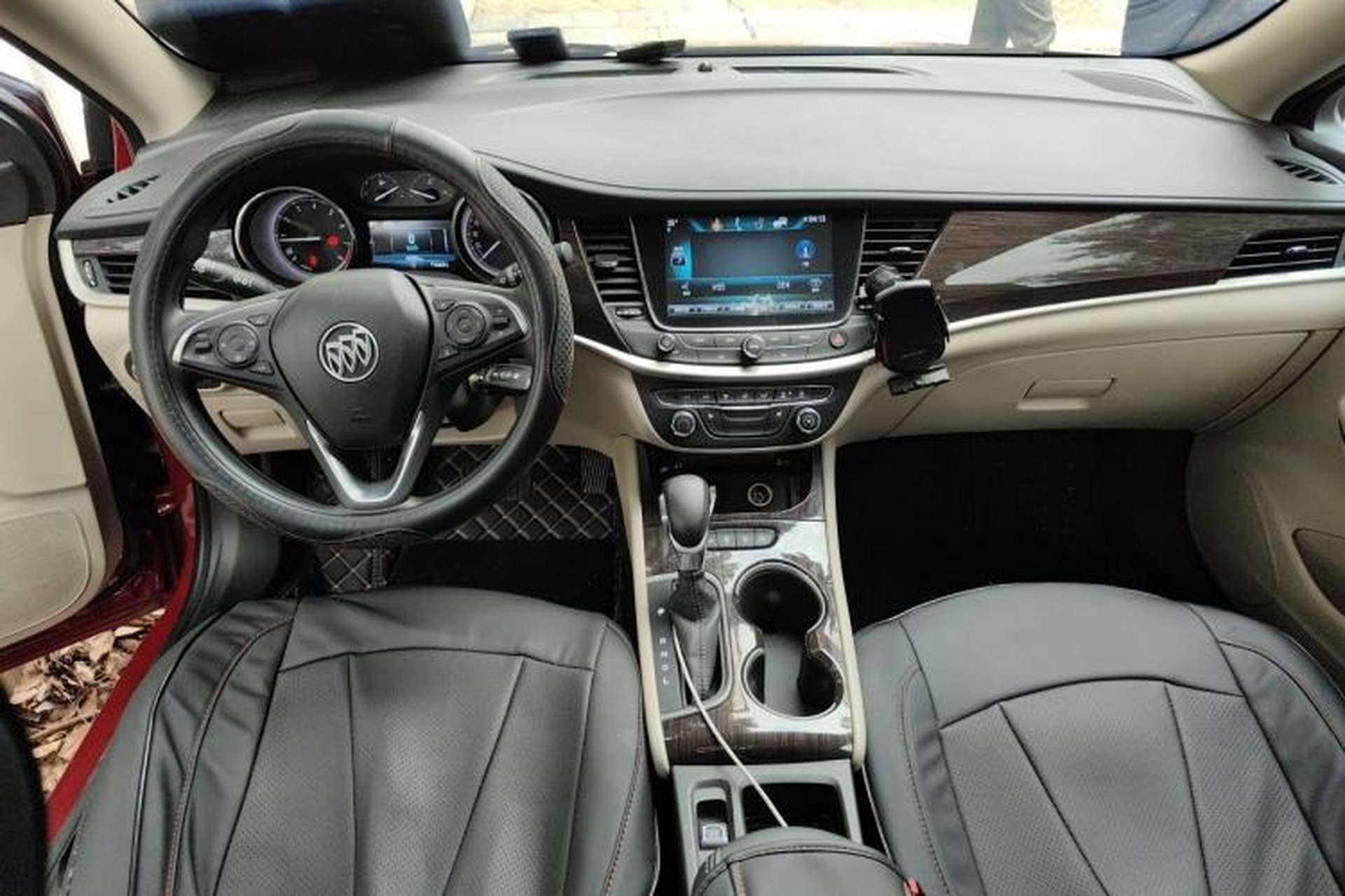 Used Buick Verano 2019 Sedan 15S Automatic Leading Model Center Console