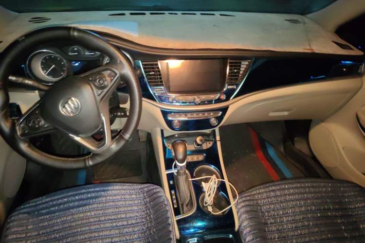 Used Buick Verano 2019 Sedan 15S Automatic Leading Model Center Console
