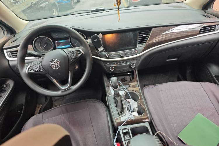 Used Buick Verano 2019 Sedan 20T Dual-Clutch Leading Model Center Console