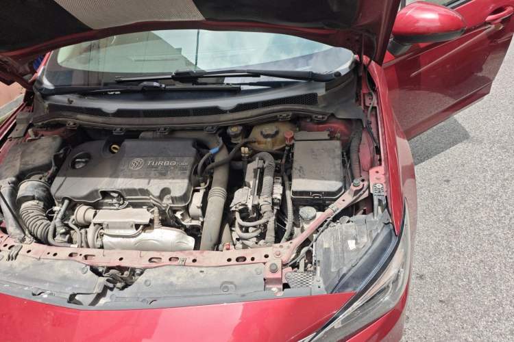Used Buick Verano 2019 Sedan 20T Dual-Clutch Leading Model Engine Bay Left