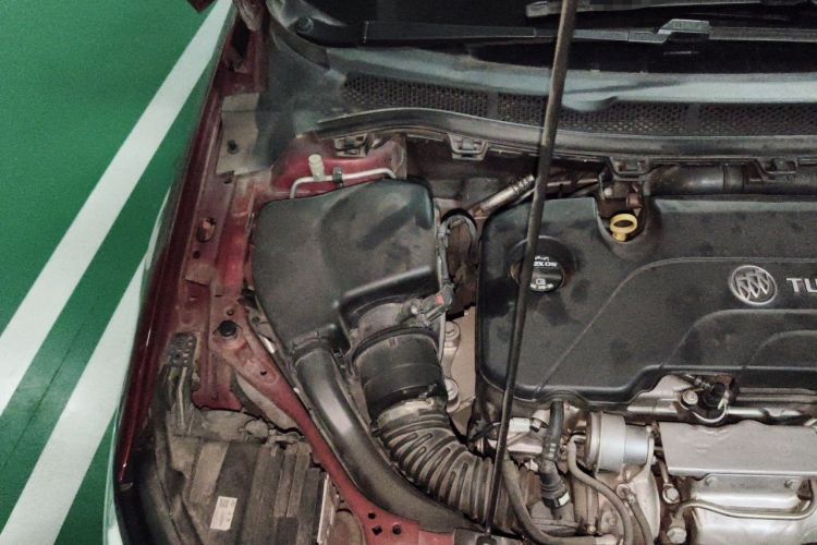 Used Buick Verano 2019 Sedan 20T Dual-Clutch Leading Model Engine Bay Right