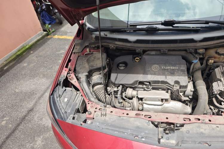 Used Buick Verano 2019 Sedan 20T Dual-Clutch Leading Model Engine Bay Right