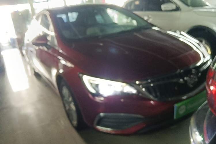 Used Buick Verano 2019 Sedan 15S Automatic Leading Model Front Right 45 Deg