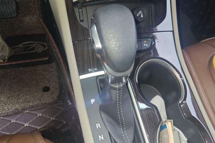 Used Buick Verano 2019 Sedan 15S Automatic Leading Model Gear Lever