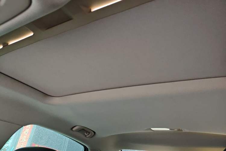 Used Buick Verano 2019 Sedan 20T Dual-Clutch Leading Model Headliner