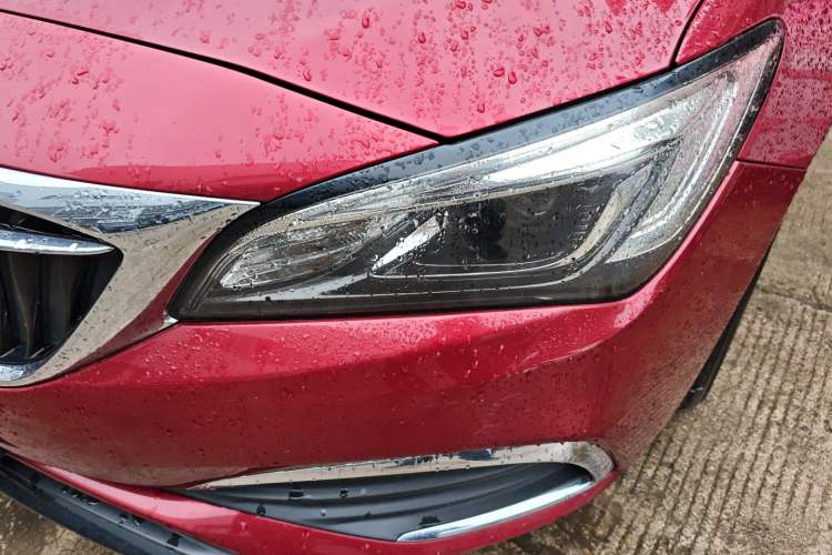 Used Buick Verano 2019 Sedan 20T Dual-Clutch Leading Model Left Front Headlight